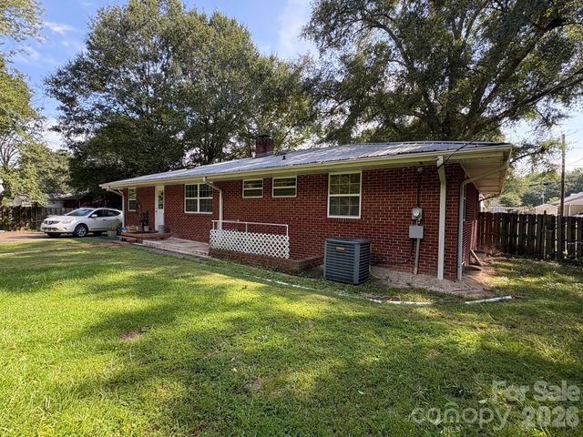 818 Hillcrest Avenue, Gastonia, NC 28052