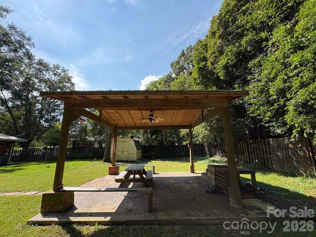 818 Hillcrest Avenue, Gastonia, NC 28052