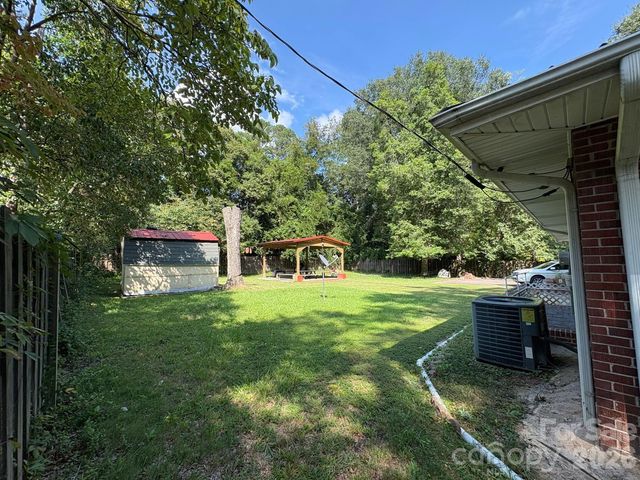 818 Hillcrest Avenue, Gastonia, NC 28052