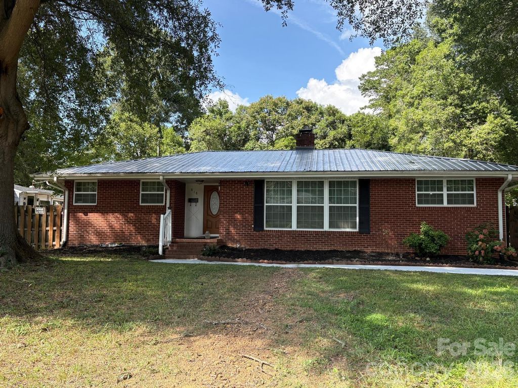 818 Hillcrest Avenue, Gastonia, NC 28052