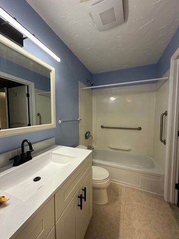 79 Greenbrook Dr 79, Stoughton, MA 02072