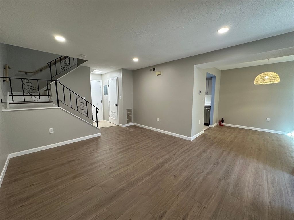 79 Greenbrook Dr 79, Stoughton, MA 02072