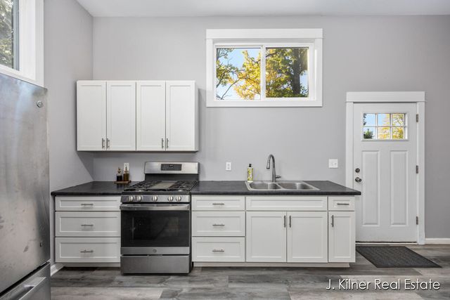 950 Covell Avenue, Grand Rapids, MI 49504