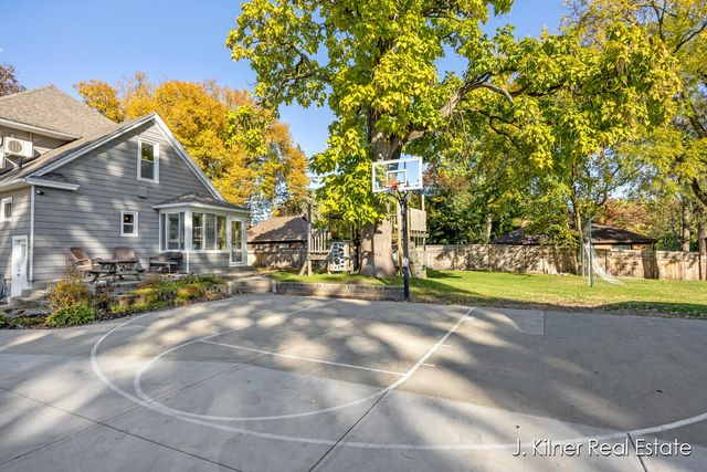 950 Covell Avenue, Grand Rapids, MI 49504