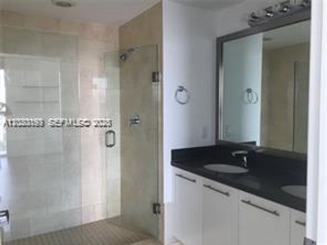 90 SW 3rd St 3204, Miami, FL 33130