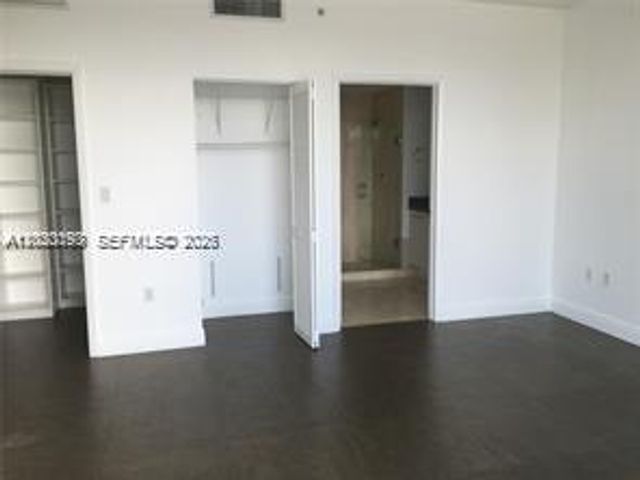 90 SW 3rd St 3204, Miami, FL 33130