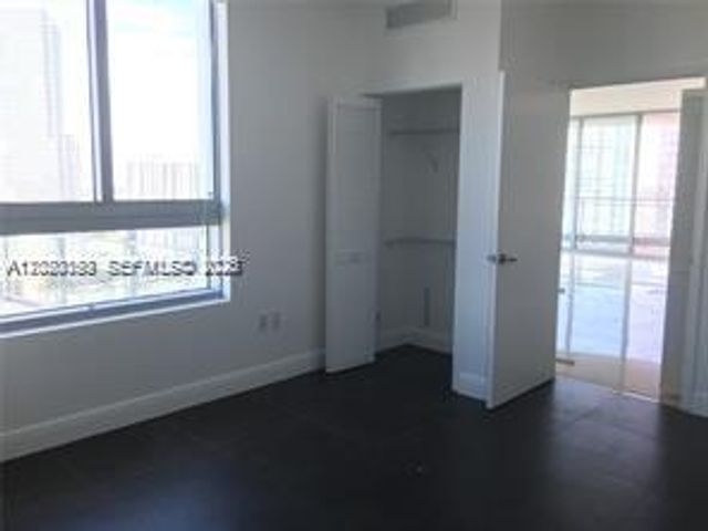 90 SW 3rd St 3204, Miami, FL 33130