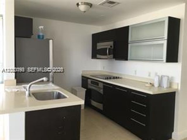 90 SW 3rd St 3204, Miami, FL 33130