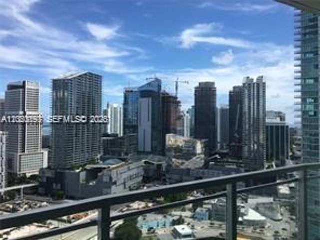 90 SW 3rd St 3204, Miami, FL 33130