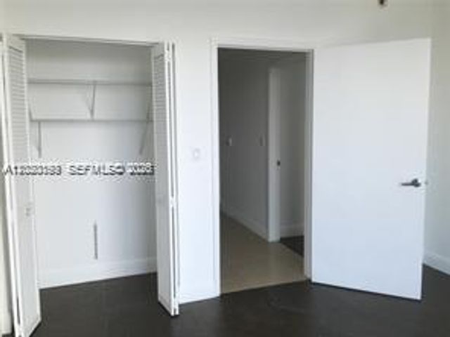 90 SW 3rd St 3204, Miami, FL 33130