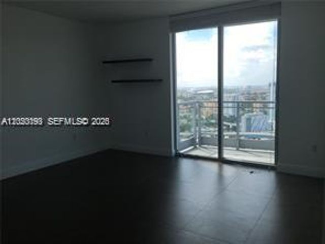 90 SW 3rd St 3204, Miami, FL 33130