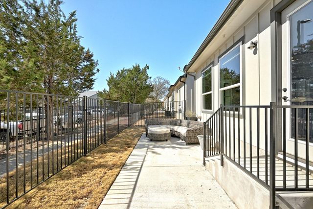 1144 Lucca DR 6, Dripping Springs, TX 78620