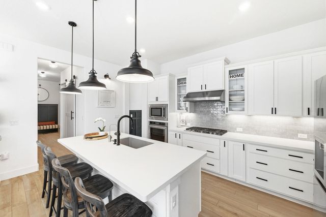 1144 Lucca DR 6, Dripping Springs, TX 78620