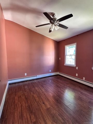 47 Henry Street, Sayville, NY 11782