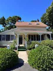47 Henry Street, Sayville, NY 11782