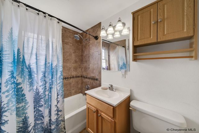 3527 HYNDS BLVD, Cheyenne, WY 82001