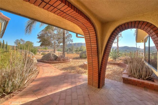 16770 Rocky Glen, Lake Mathews, CA 92570