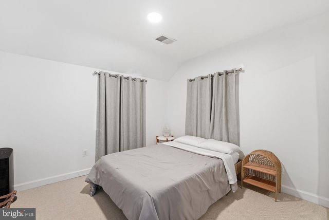 5300 WILSON BLVD, Arlington, VA 22205