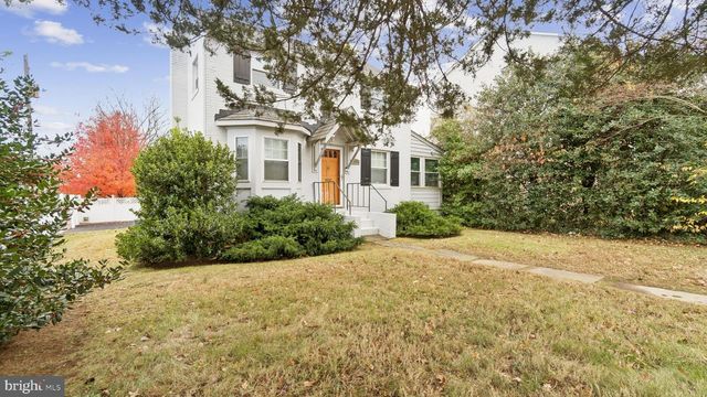 5300 WILSON BLVD, Arlington, VA 22205