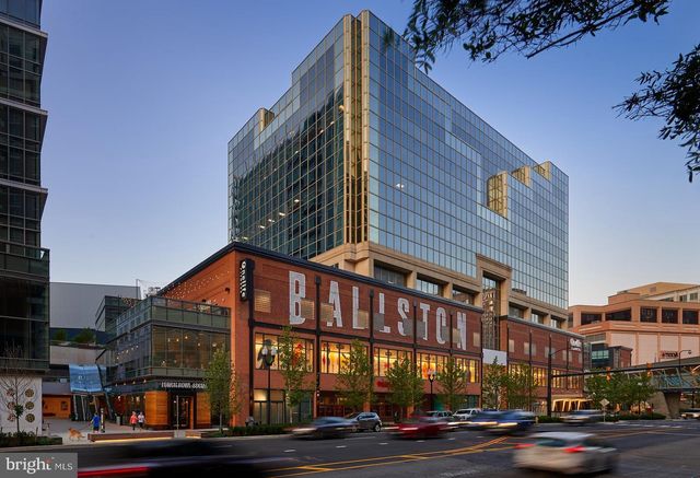 5300 WILSON BLVD, Arlington, VA 22205