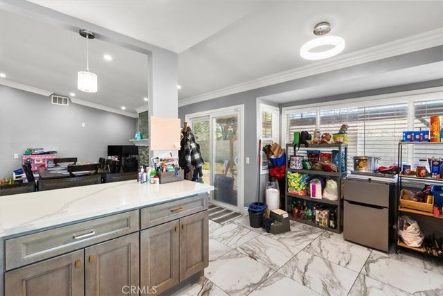 661 Woodhill, Rialto, CA 92376