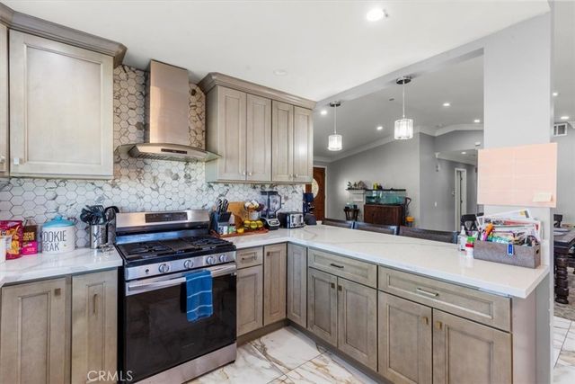 661 Woodhill, Rialto, CA 92376