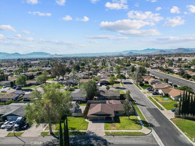 661 Woodhill, Rialto, CA 92376