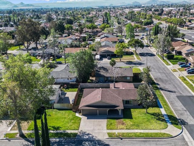 661 Woodhill, Rialto, CA 92376