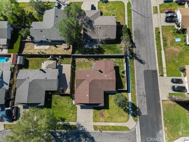 661 Woodhill, Rialto, CA 92376