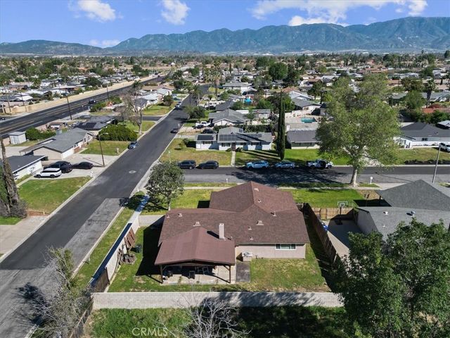 661 Woodhill, Rialto, CA 92376