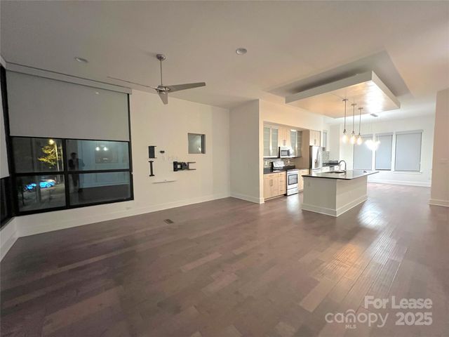 211 Doggett Street, Charlotte, NC 28203