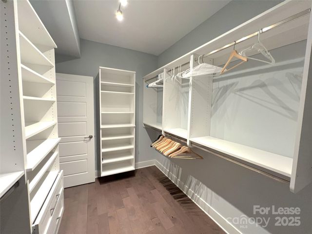 211 Doggett Street, Charlotte, NC 28203