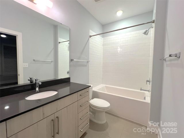 211 Doggett Street, Charlotte, NC 28203