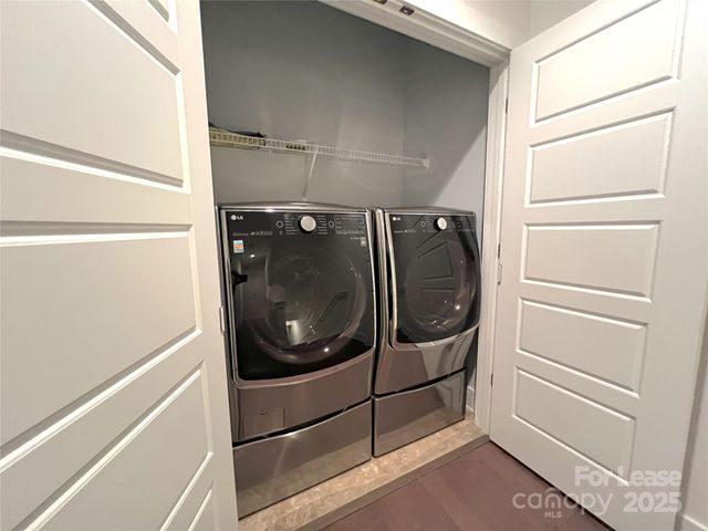 211 Doggett Street, Charlotte, NC 28203