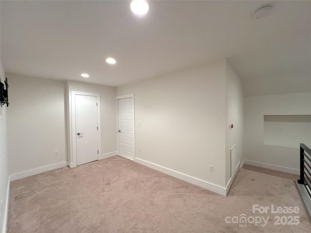 211 Doggett Street, Charlotte, NC 28203