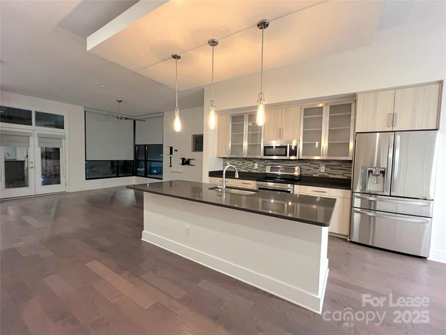 211 Doggett Street, Charlotte, NC 28203