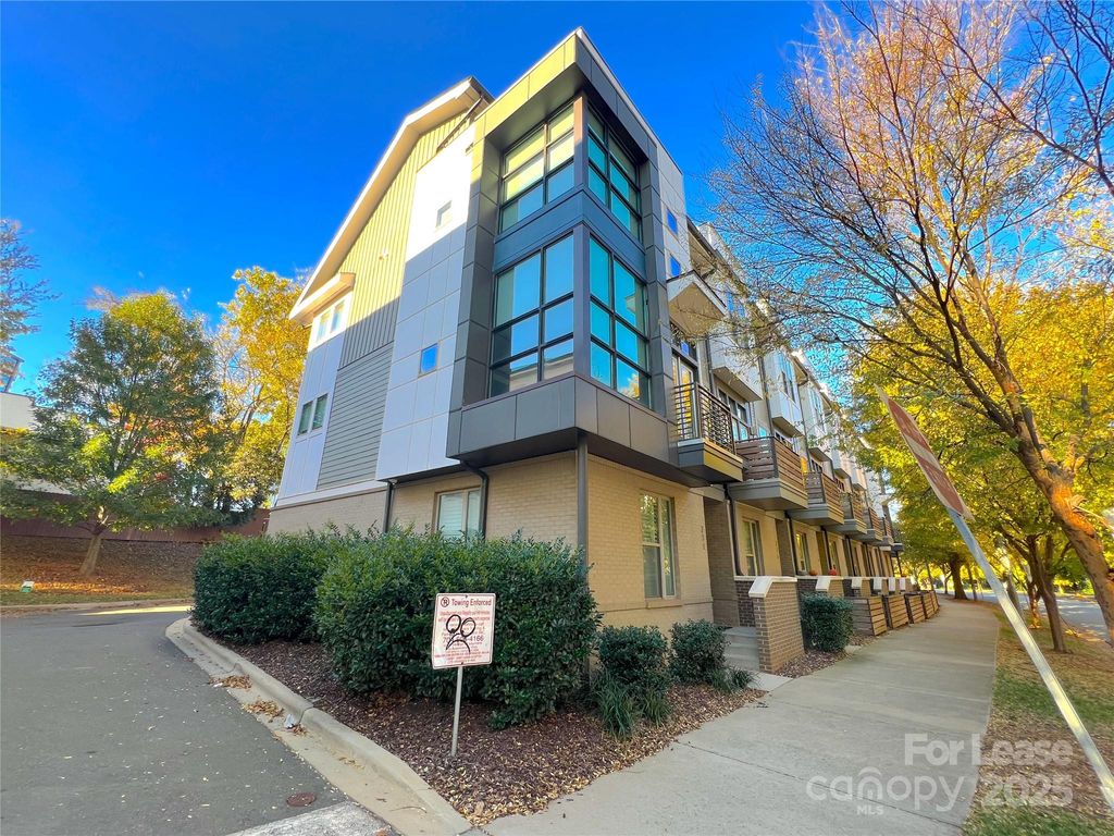 211 Doggett Street, Charlotte, NC 28203