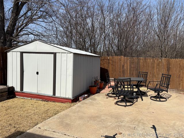 2513 Westwood Court, Ardmore, OK 73401