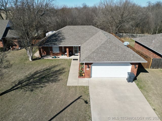 2513 Westwood Court, Ardmore, OK 73401