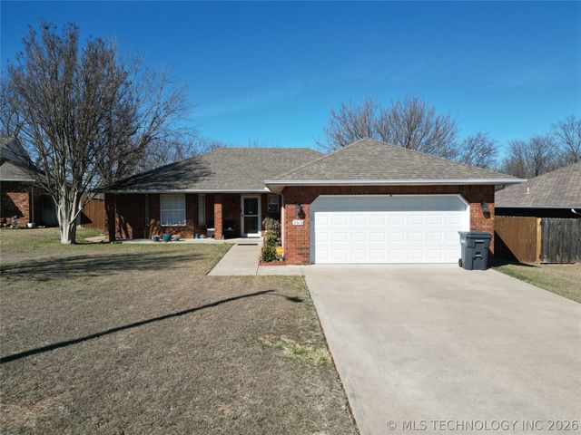 2513 Westwood Court, Ardmore, OK 73401