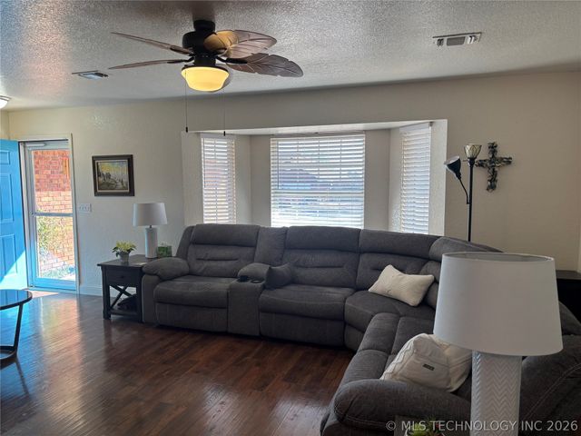 2513 Westwood Court, Ardmore, OK 73401