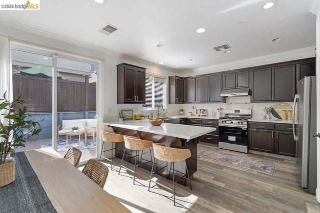 87 Greystone Pl, Pittsburg, CA 94565