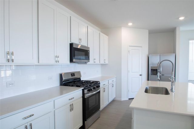 209 Twilight Breeze WAY, Hutto, TX 78634