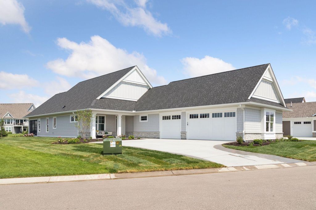 118 Spring Farm Road, North Oaks, MN 55127 — exterior