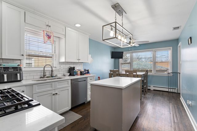10155 Kildare Avenue, Oak Lawn, IL 60453