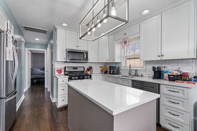 10155 Kildare Avenue, Oak Lawn, IL 60453