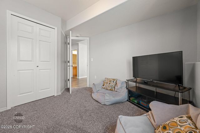 242 S Megan Way, Wasilla, AK 99654