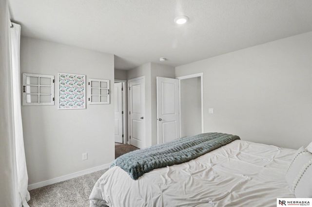 7906 N 95th Avenue, Omaha, NE 68122