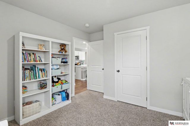 7906 N 95th Avenue, Omaha, NE 68122