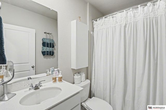 7906 N 95th Avenue, Omaha, NE 68122